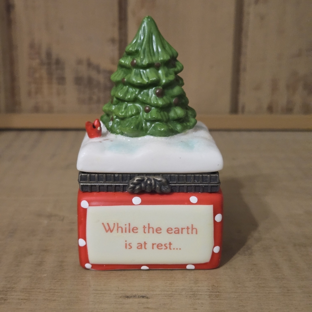 Hallmark Christmas Tree Bird Winter Snow Hinged Trinket Box